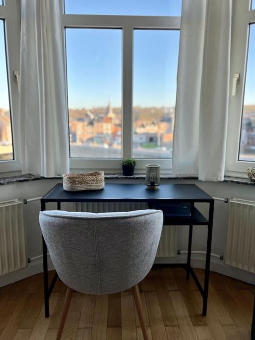 לייז' Bellevue - Grand Appartement Pour 5 Sur Les Quais De La Meuse מראה חיצוני תמונה