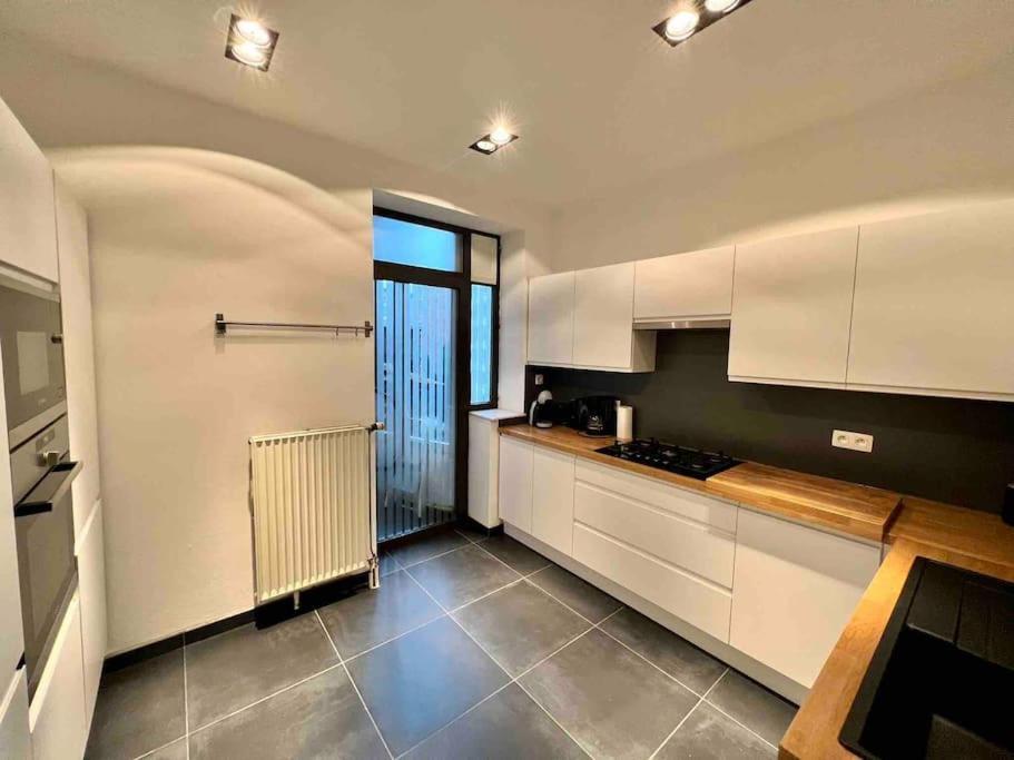 לייז' Bellevue - Grand Appartement Pour 5 Sur Les Quais De La Meuse מראה חיצוני תמונה