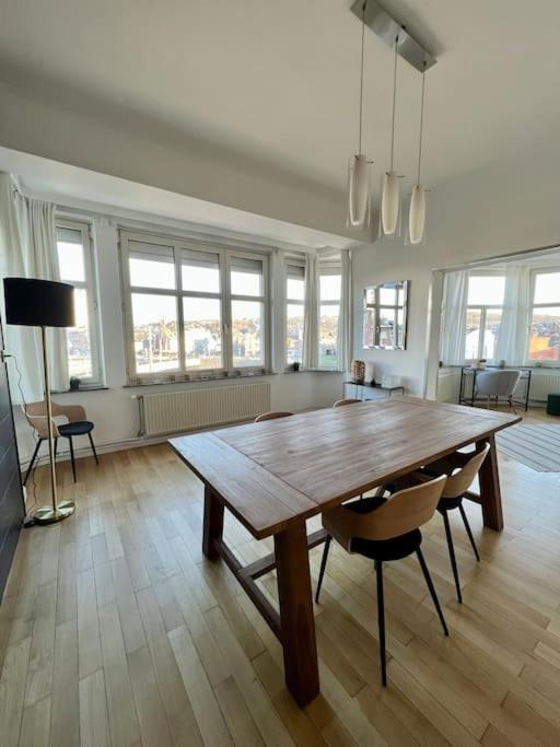 לייז' Bellevue - Grand Appartement Pour 5 Sur Les Quais De La Meuse מראה חיצוני תמונה