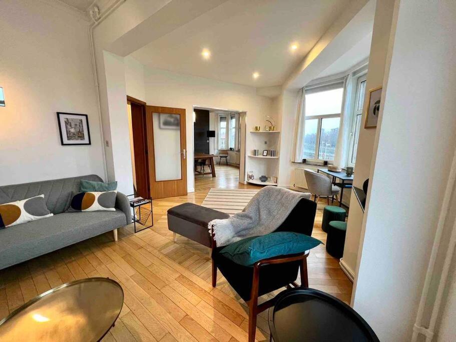 לייז' Bellevue - Grand Appartement Pour 5 Sur Les Quais De La Meuse מראה חיצוני תמונה