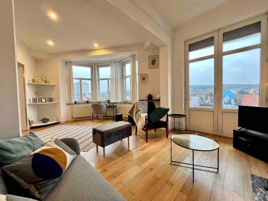לייז' Bellevue - Grand Appartement Pour 5 Sur Les Quais De La Meuse מראה חיצוני תמונה