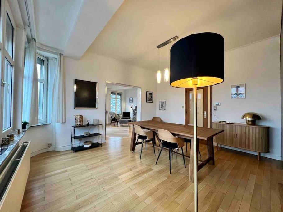 לייז' Bellevue - Grand Appartement Pour 5 Sur Les Quais De La Meuse מראה חיצוני תמונה