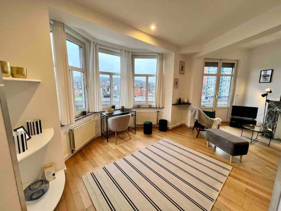 לייז' Bellevue - Grand Appartement Pour 5 Sur Les Quais De La Meuse מראה חיצוני תמונה