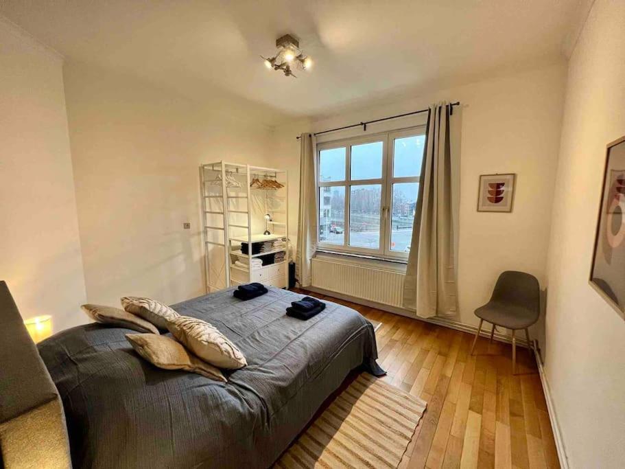 לייז' Bellevue - Grand Appartement Pour 5 Sur Les Quais De La Meuse מראה חיצוני תמונה