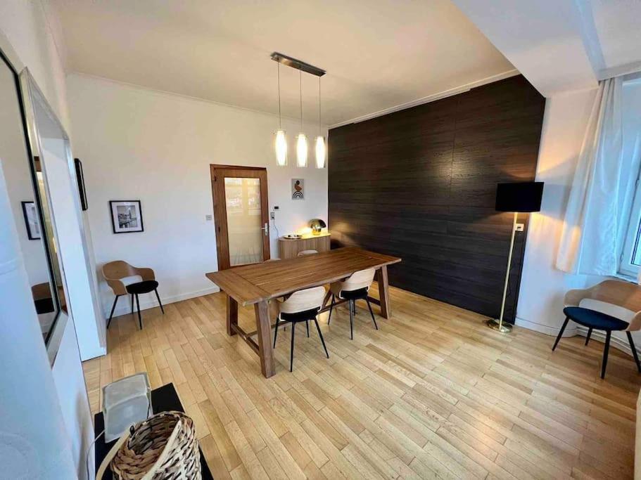לייז' Bellevue - Grand Appartement Pour 5 Sur Les Quais De La Meuse מראה חיצוני תמונה
