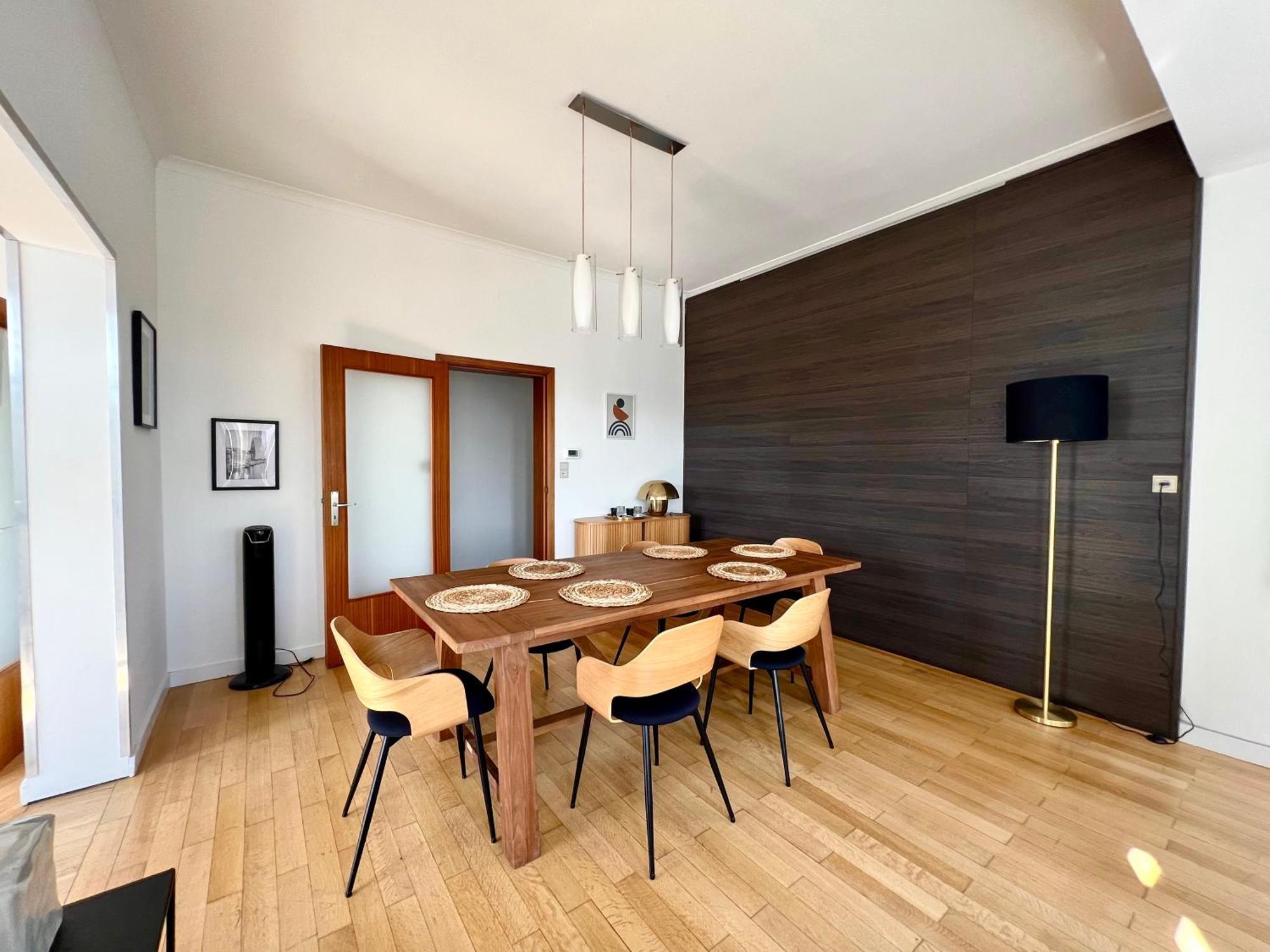 לייז' Bellevue - Grand Appartement Pour 5 Sur Les Quais De La Meuse מראה חיצוני תמונה