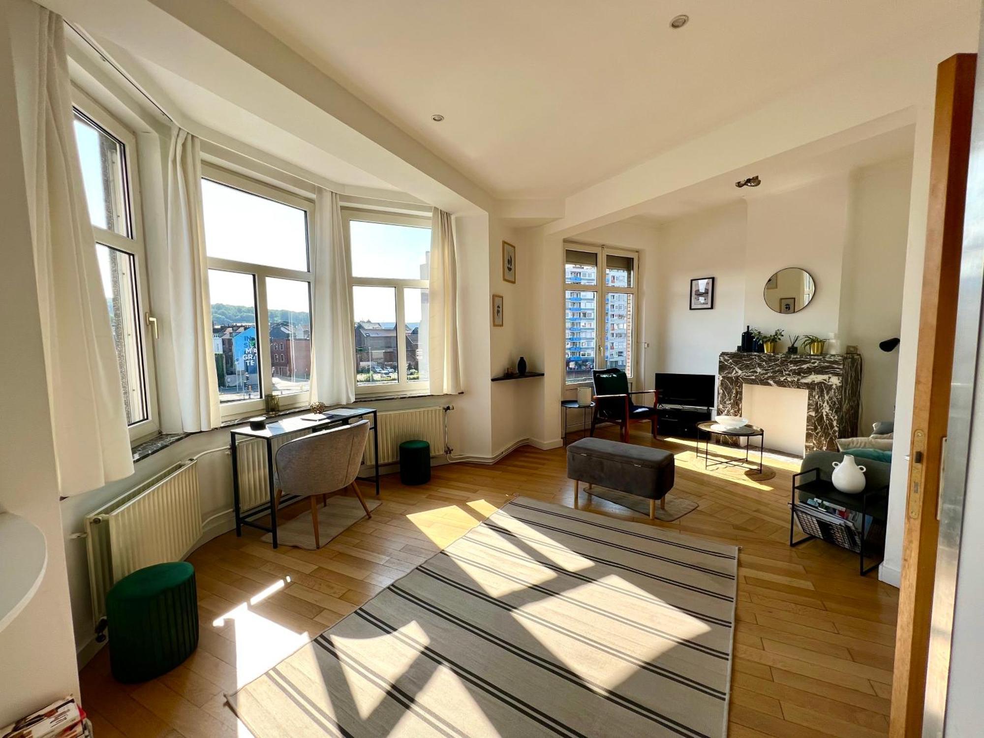 לייז' Bellevue - Grand Appartement Pour 5 Sur Les Quais De La Meuse מראה חיצוני תמונה